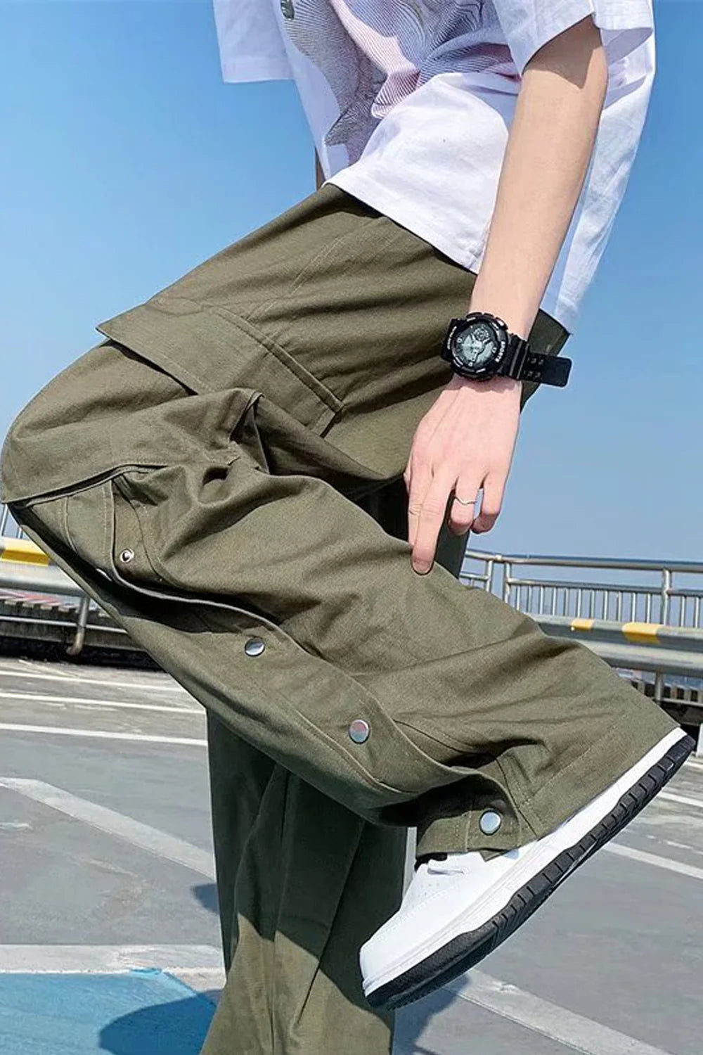 Loose cargo pockets
