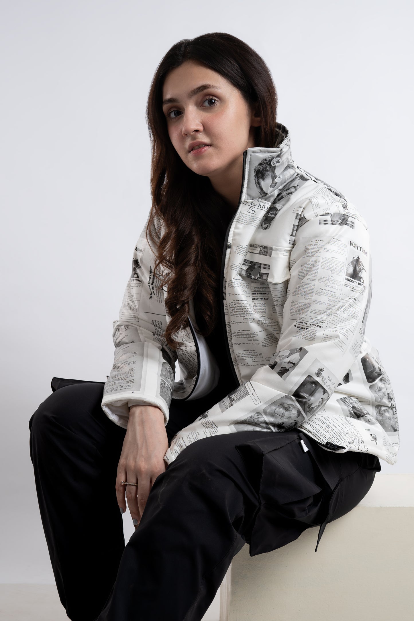 GRAPHIC HEADLINE PUFFER JACKET