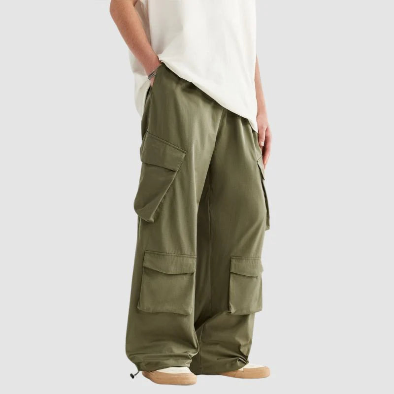 Double cargo pockets cargo