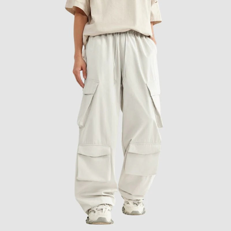 Double cargo pockets cargo