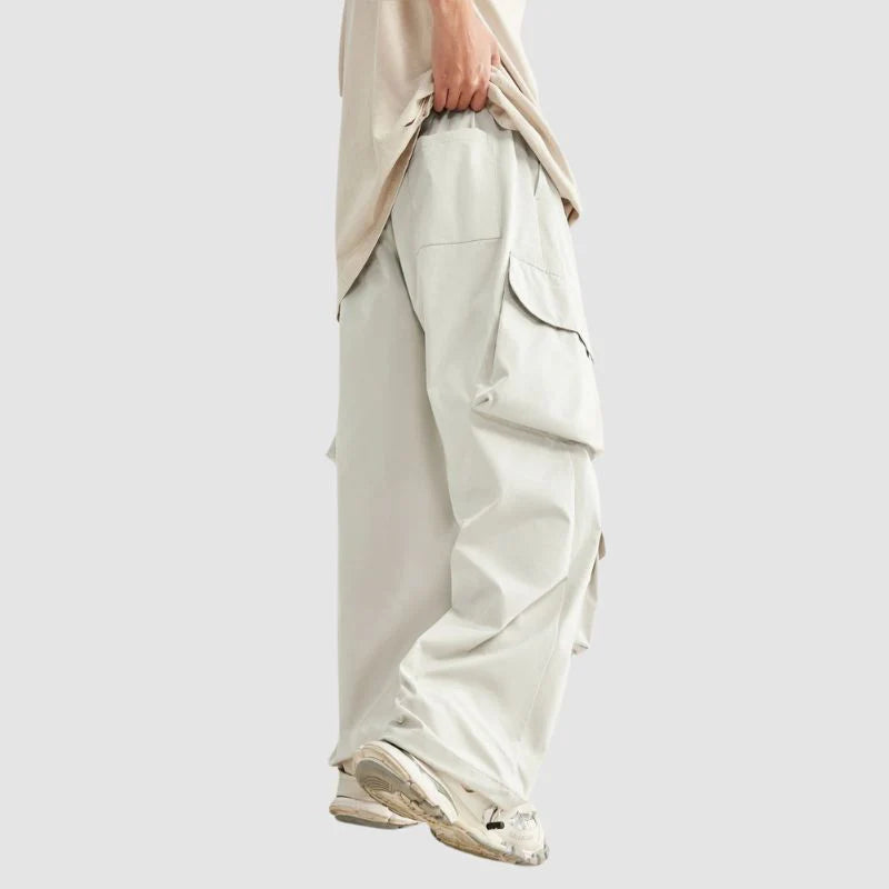 Double cargo pockets cargo