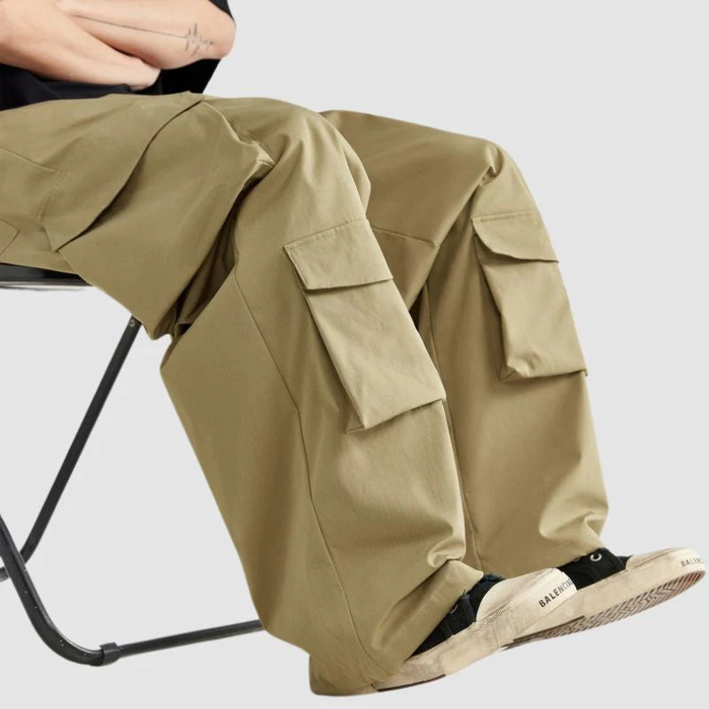 Double cargo pockets cargo