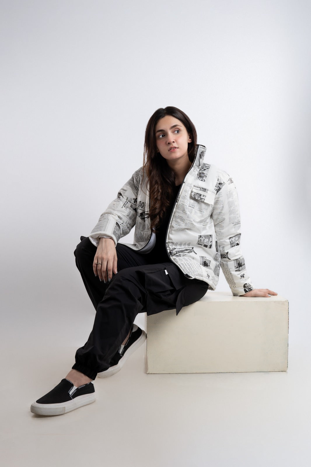 GRAPHIC HEADLINE PUFFER JACKET