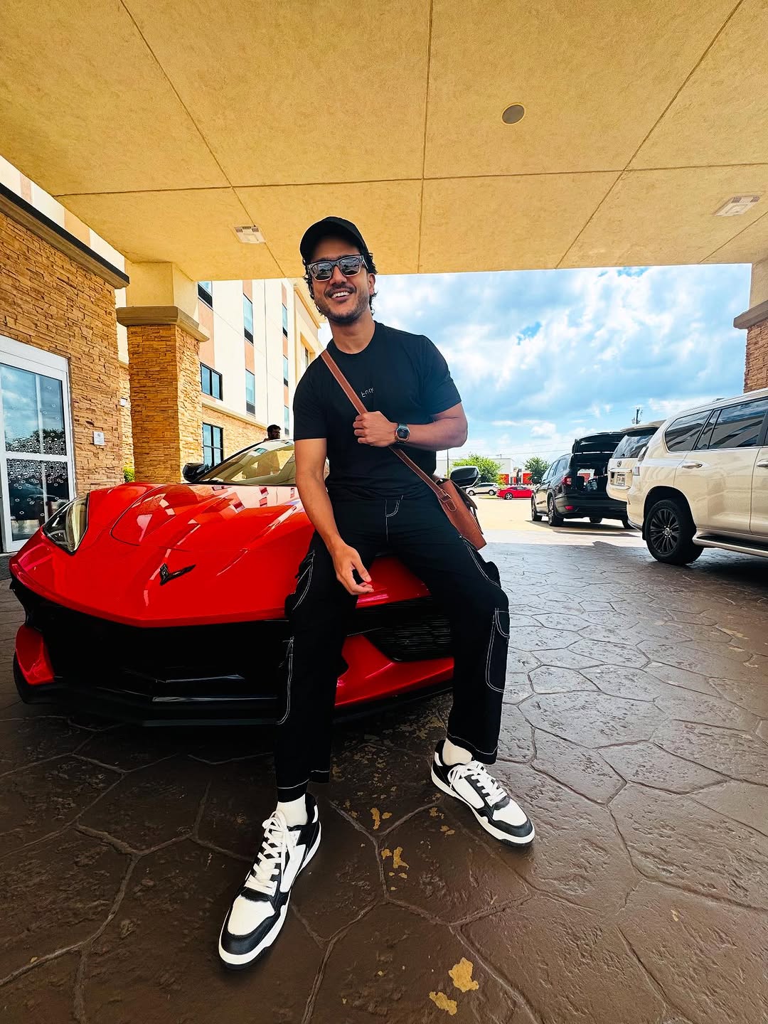 Cargo pant with white thread